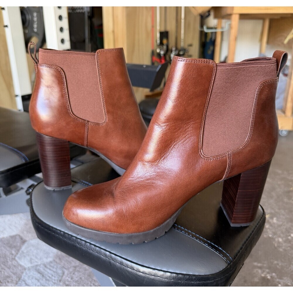Clarks Elipsa Dee Chelsea Boots Womens 9.5M Brown Leather Heeled Bootie